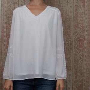 ⭐Adiva long sleeve embroidered detail blouse